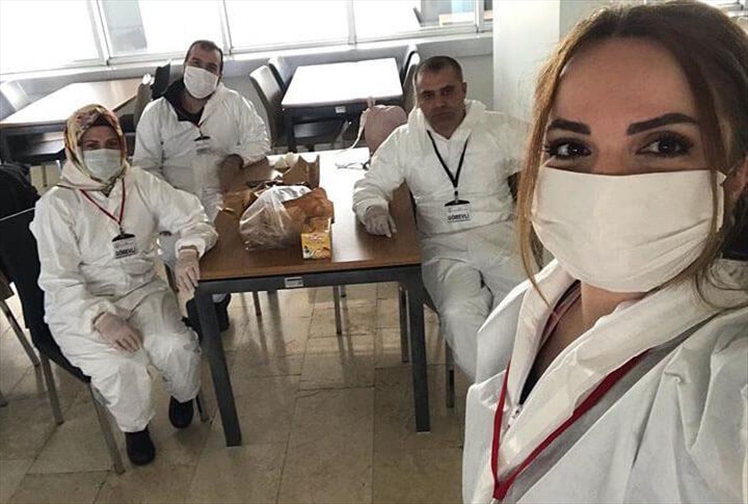 Erzurumlulardan Sağlık Çalışanlarına Cağ Kebap İkramı!