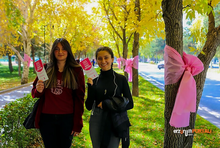 Meme Kanseri İçin Farkındalık Oluşturuluyor!