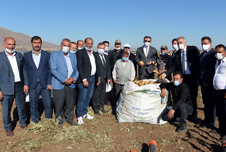 Vali: En Lezzetli Patates Erzurum Patatesi!
