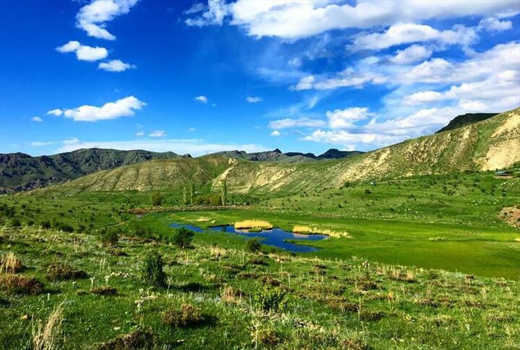 Erzurum Tortum Zökün Gölü Yüzen Adalar