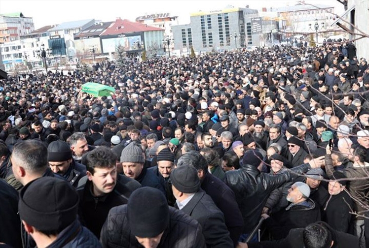 Kur'an Aşığı Mehmet Gürgür Hocaefendiye Son Görev!