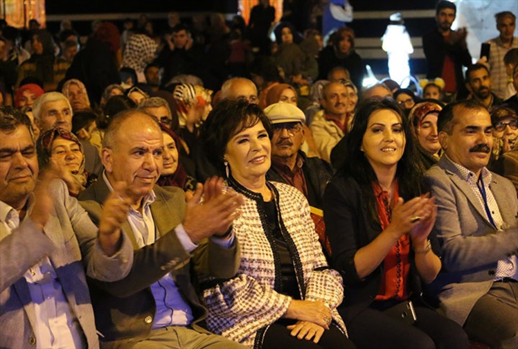 Hülya Koçyiğit Erzurum'da