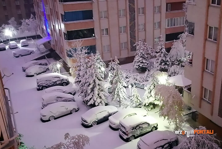 Kış Turizminin Gözdesine Lapa Lapa Kar Yağdı!