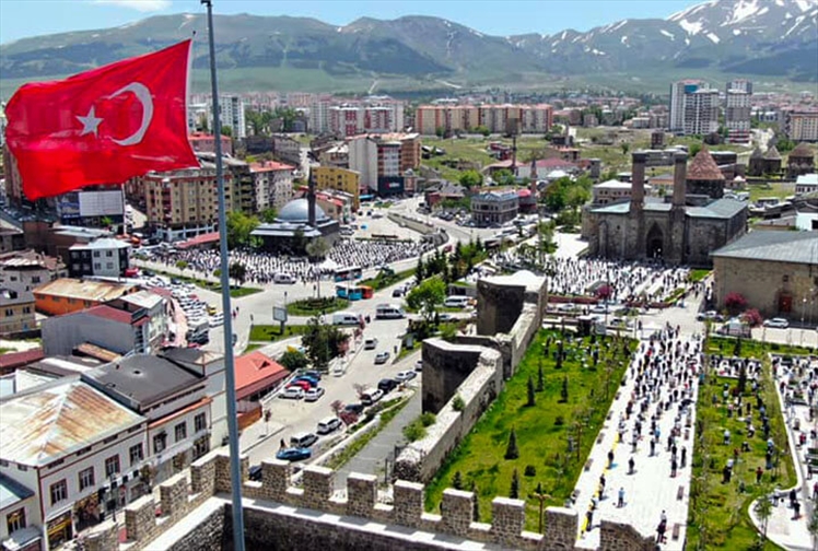 Pandemi Sonrası Erzurum'da Cuma Namazı