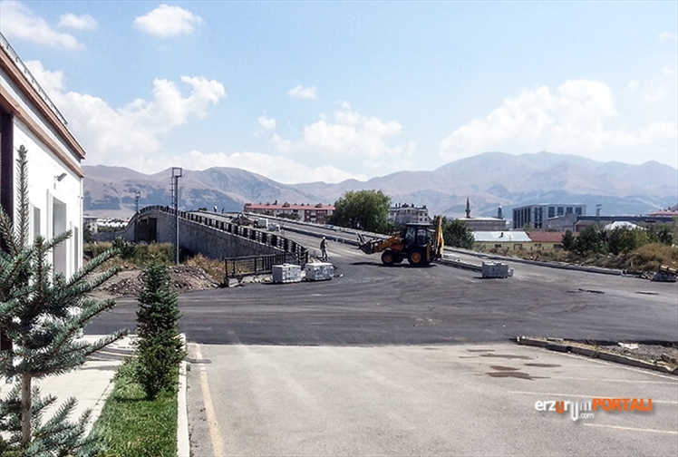 Şükrüpaşa Viyadük Projesi Dadaş Köy Yolu - Haydar Aliyev Parkı - Kahramanlar Anıtı - Nurettin Topçu Bilgi Evi Bağlantı Yolu