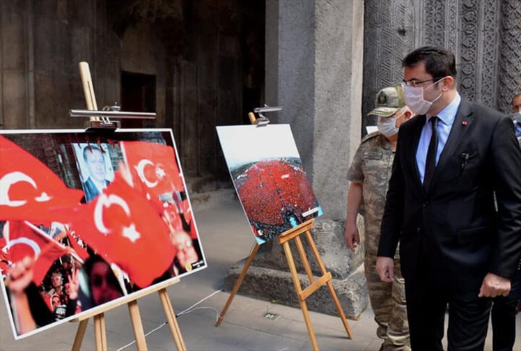 Çifte Minareli Medrese'de '15 Temmuz' Fotoğrafları Sergisi Açıldı!
