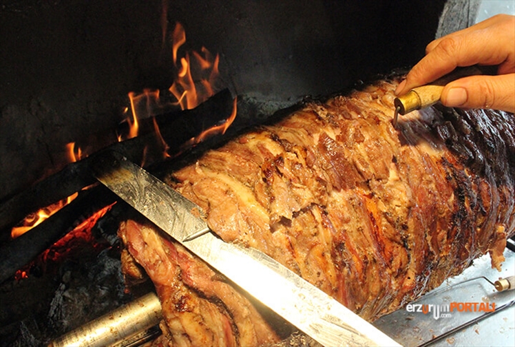 Cağ Kebabı Erzurum'un Değil Bizim Dediler ve Tartışma Başladı!