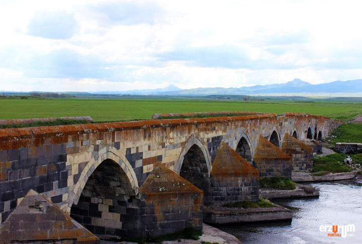 Karaz (Öznü) Köprüsü