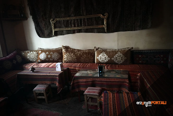 Erzurum portalı yeme içme Tarihi Çifteler Konağı