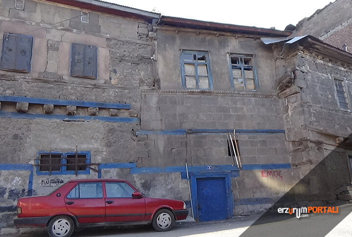 Eski Erzurum Asma Kilit ve Kapı Tokmakları