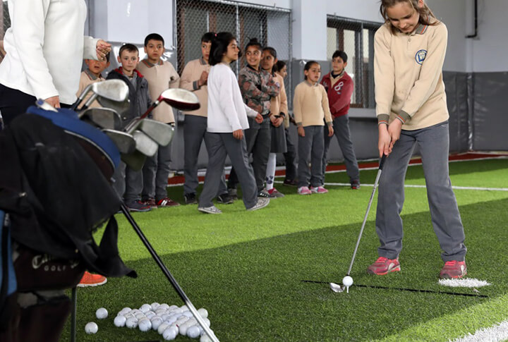 Erzurum'da Gençler Golf Öğreniyor!