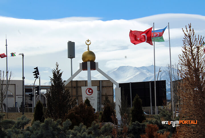 Kahramanlar Anıtı Erzurum