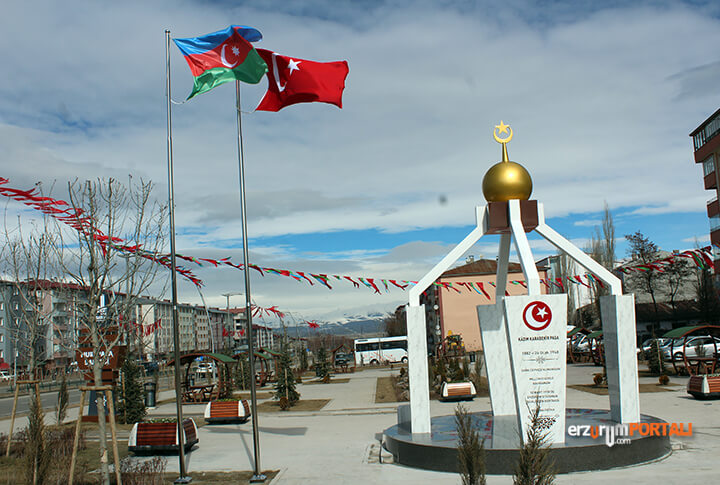 Kahramanlar Anıtı Erzurum