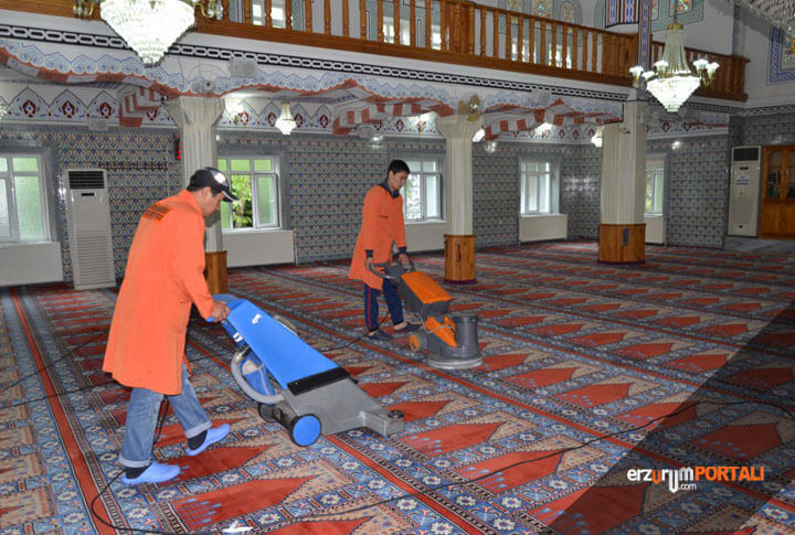 Erzurum'da Camilerde Ramazan Hazırlığı